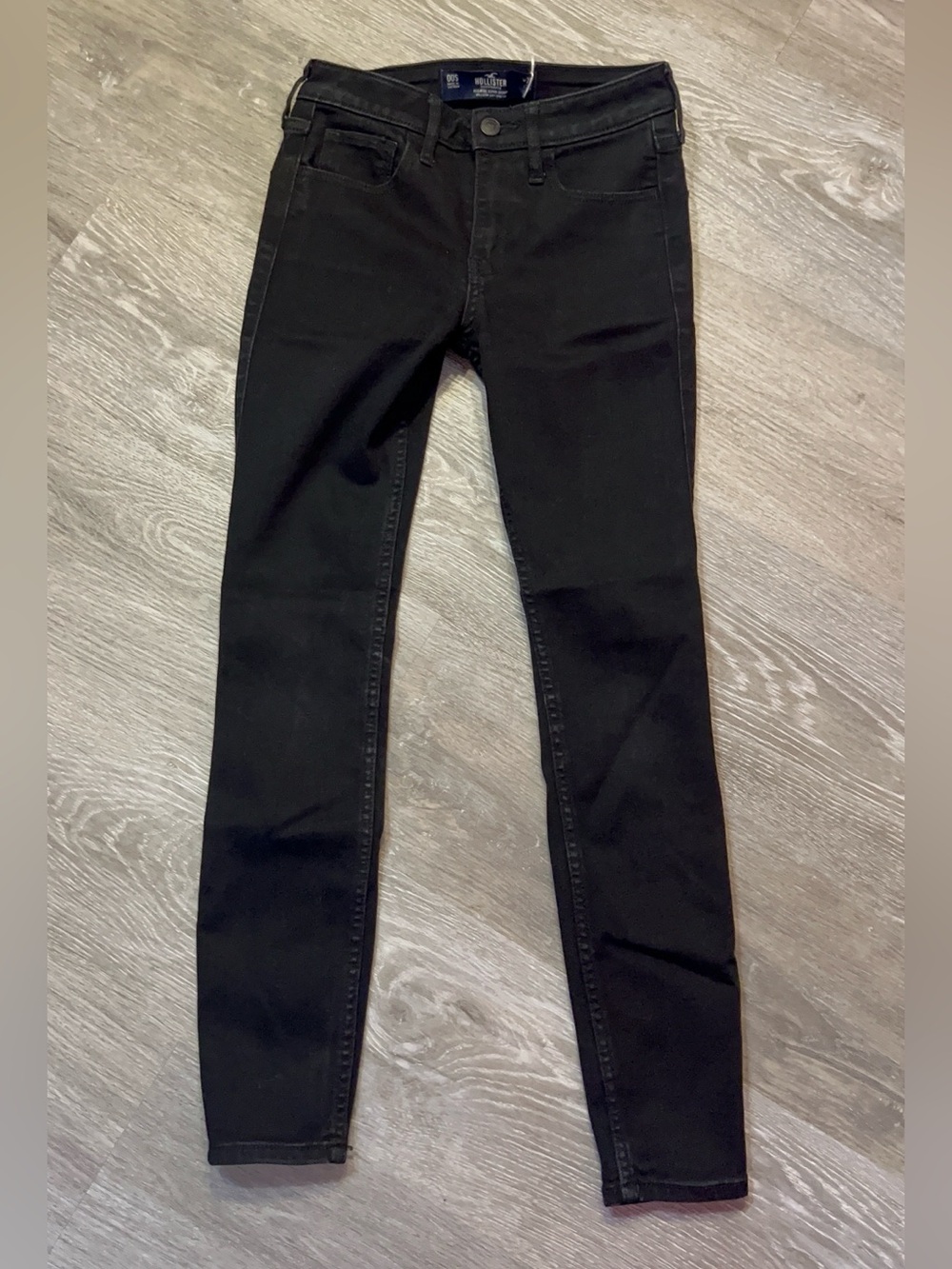 Hollister Women's Mid-Rise Super Skinny Jeans in Black
